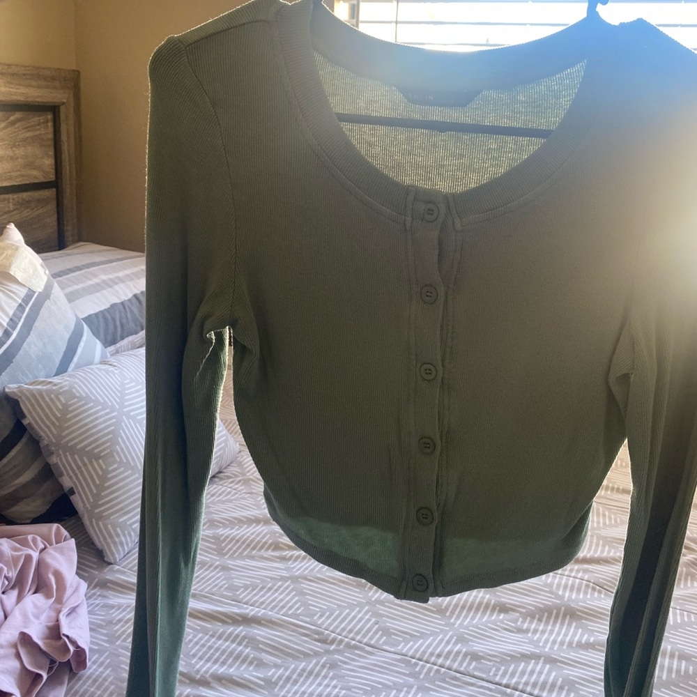 Crop top greenish blue color NEVER WORN ! Size small , brand shein or forever21